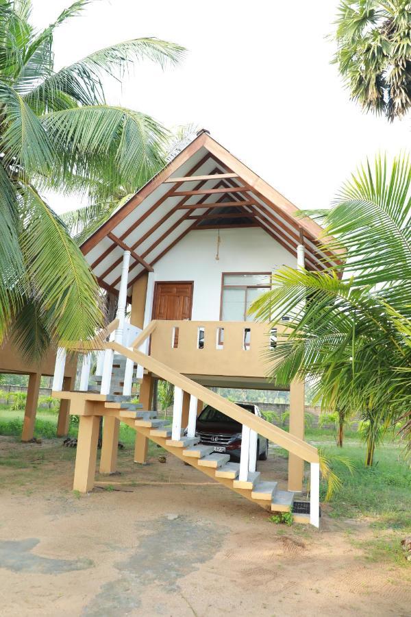 The Tottam Beach Hotel - Trincomalee Eksteriør billede