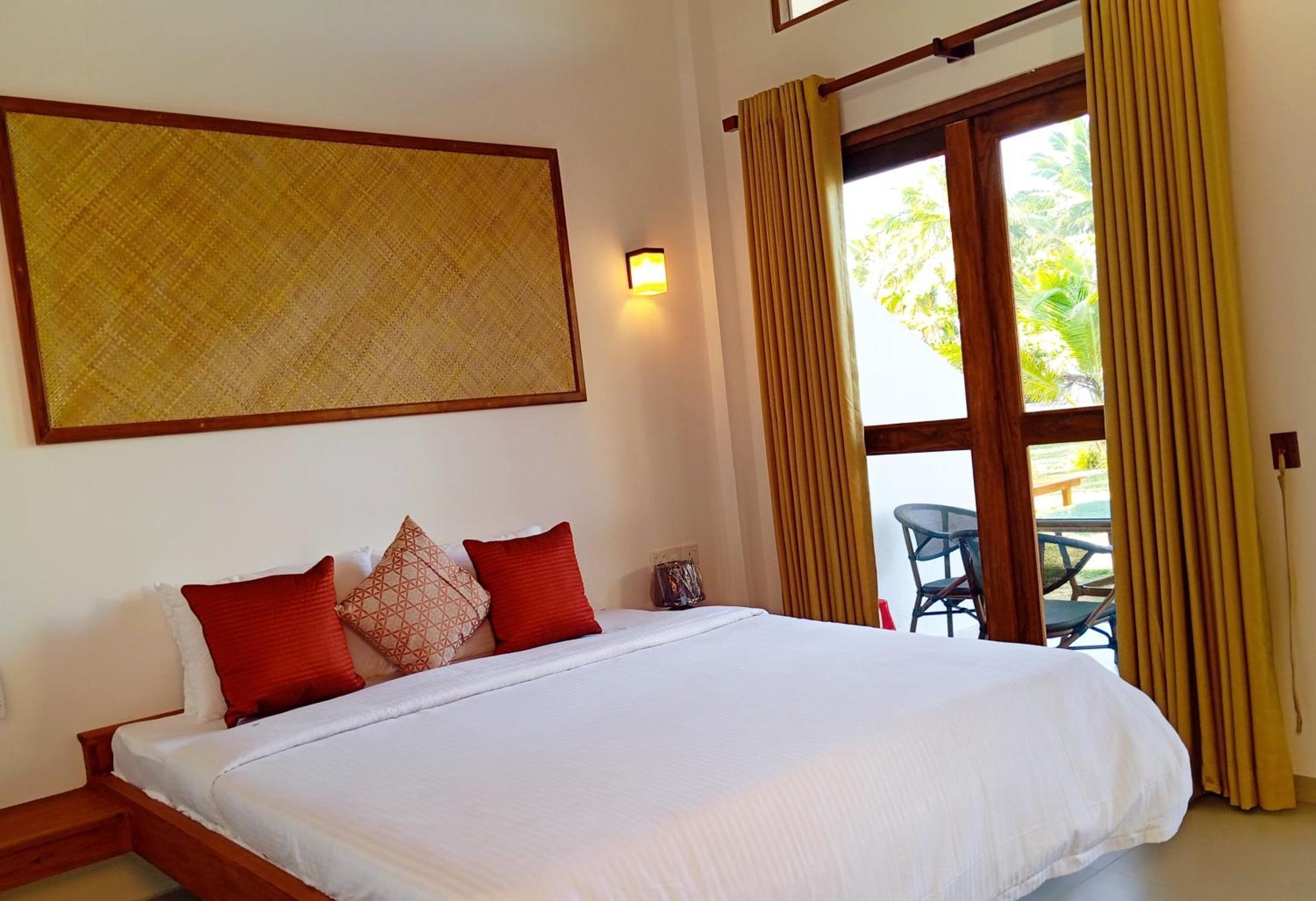 The Tottam Beach Hotel - Trincomalee Eksteriør billede